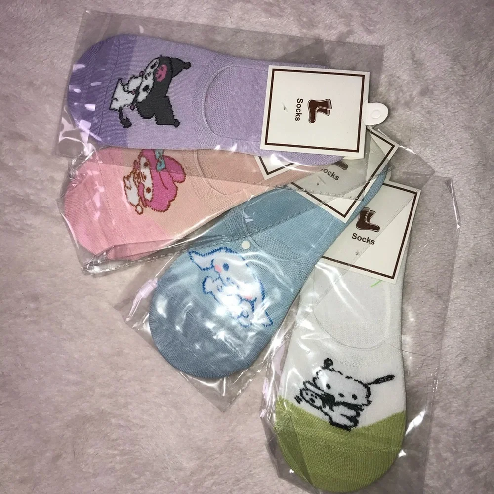 Sanrio characters Socks 4 Pairs Sz 5-6 Multicolor Lightweight No Show Socks New